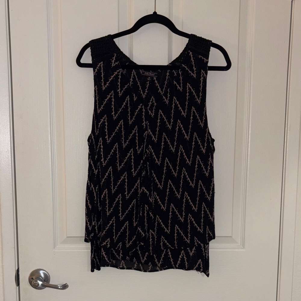 Lucky Brand Sleeveless Black Zigzag Pattern Tank Top